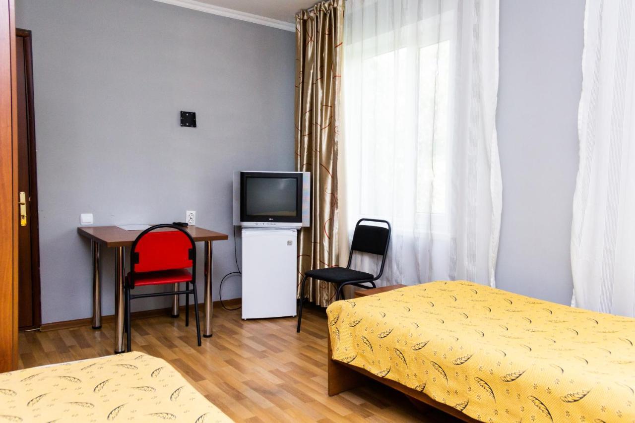 Hotel Tahar Almaty Exterior foto