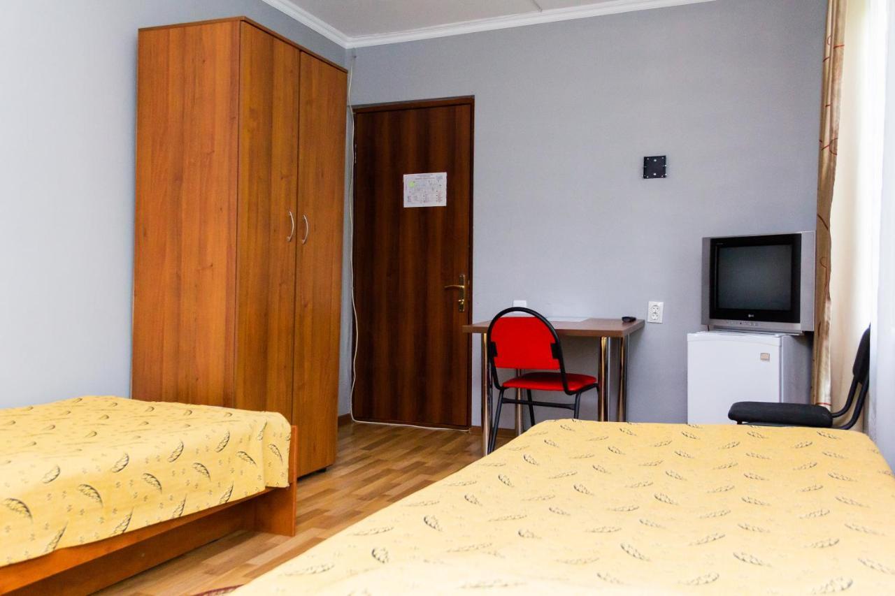 Hotel Tahar Almaty Exterior foto